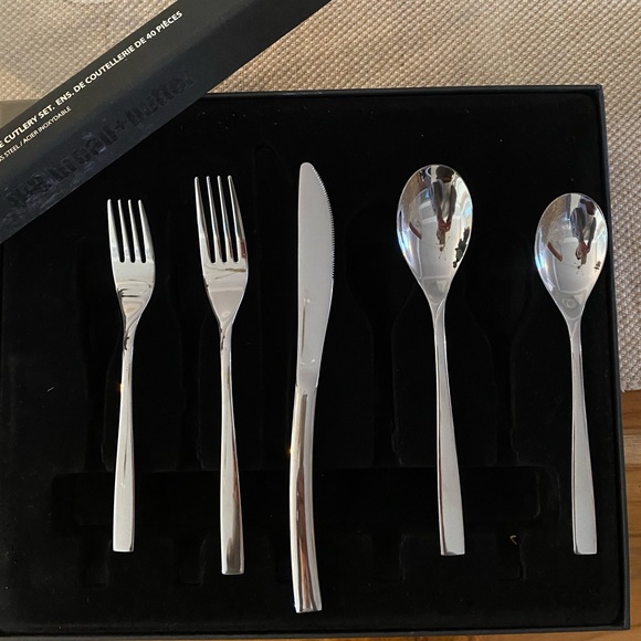 NEW Bread + Butter 40 Piece Stainless Steel Cutlery Set - Picture 2 of 4